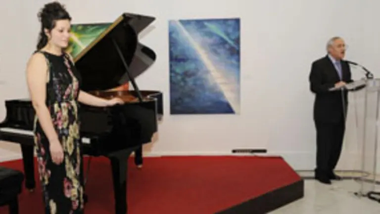 Jos&eacute; Ram&oacute;n &Oacute;nega, durante la presentaci&oacute;n de Susana Trigo. 