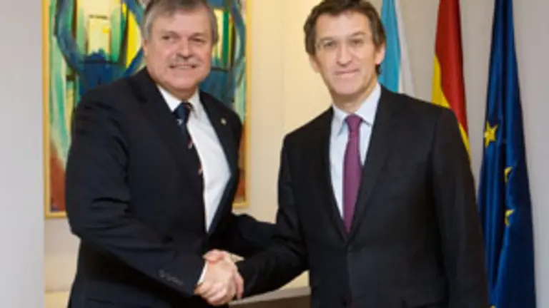 N&uacute;&ntilde;ez Feij&oacute;o y Carlos Pita, durante la visita de este &uacute;ltimo a Santiago. 