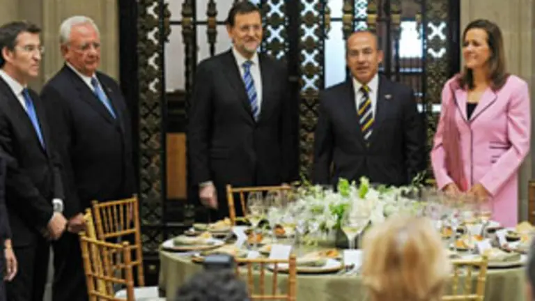 N&uacute;&ntilde;ez Feij&oacute;o; el presidente de la Suprema Corte de Justicia, Juan Silva, Mariano Rajoy y Felipe Calder&oacute;n con su esposa. 