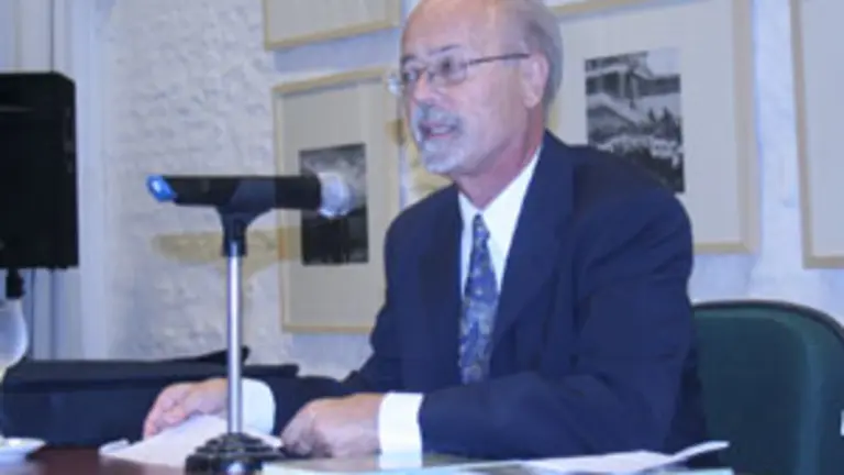  Monterroso, durante la presentaci&oacute;n de su libro en Montevideo. 