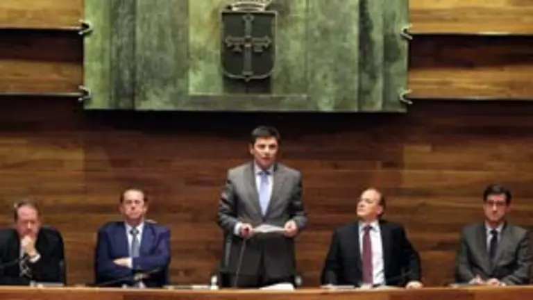 El nuevo presidente del Parlamento asturiano, Pedro Sanjurjo, durante su intervenci&oacute;n. 