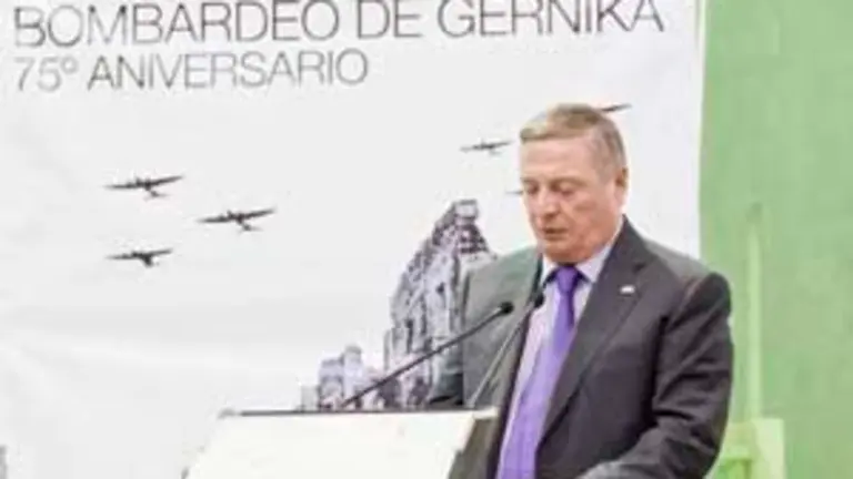 Julián Celaya, durante su intervención en la inauguración. 