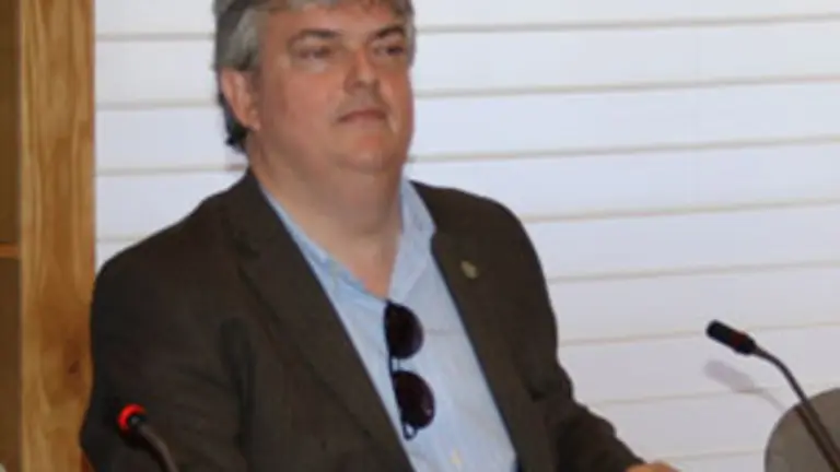  Un momento de la conferencia impartida por Xos&eacute; Manuel N&uacute;&ntilde;ez Seixas.