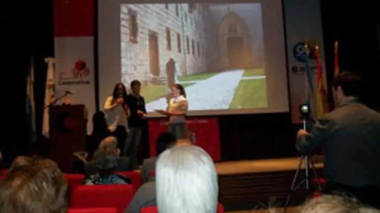 cast y leon primer premio 6