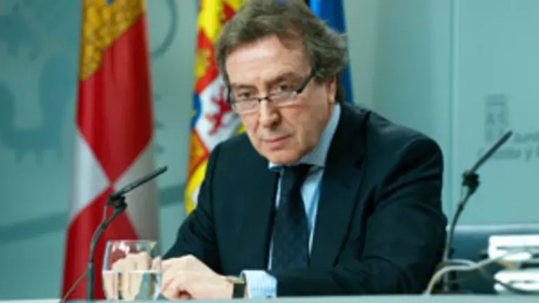 El consejero de la Presidencia y portavoz del gobierno asiste a la rueda de prensa posterior al Consejo de Gobierno.