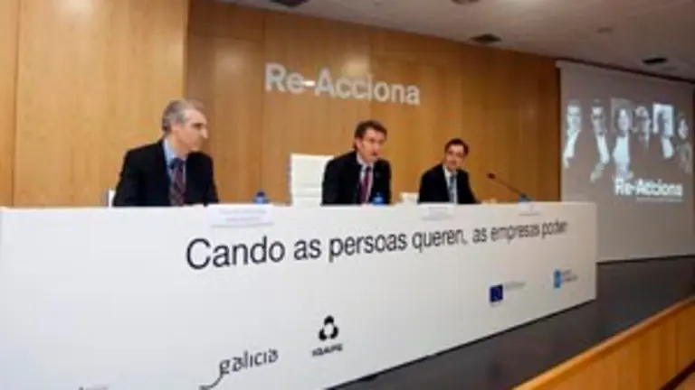SANTIAGO13,30 h.-     Alberto N&uacute;&ntilde;ez Feij&oacute;o, acompa&ntilde;ado polo conselleiro de Econom&iacute;a e Industria, Francisco Conde, presidir&aacute; o acto da xornada Re-Acciona. Un cami&ntilde;o de competitividade para as empresas galegas. No edificio CERSIA (r&uacute;a Alcalde Raimundo L&oacute;pez Pol, s/n. San L&aacute;zaro). foto xo&aacute;n crespo12/02/14