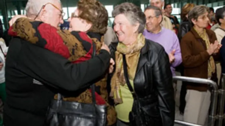 chegada dos emigrantes galegos do programa reencontros na casa 2012fotos: ana varela