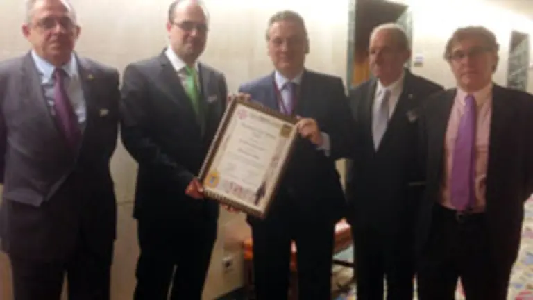 Prada-Hermandad Jesús Nazareno1