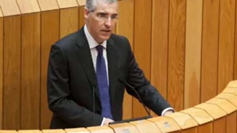 O conselleiro de Econom&iacute;a e Industria, Francisco Conde, comparece no Pleno do Parlamento. foto xo&aacute;n crespo08/04/14