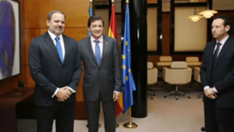 2014_04_29 Reunión presidente con embajador Cuba 1