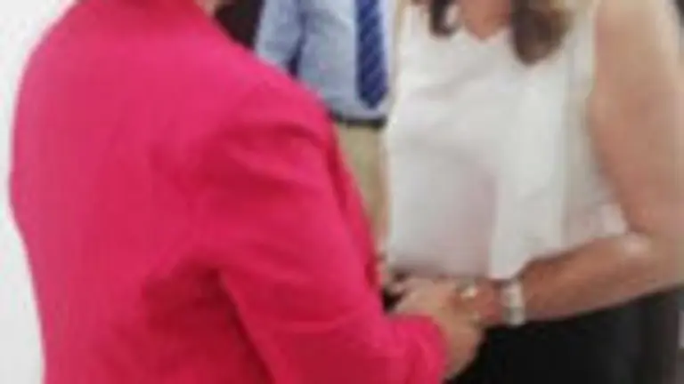 Momento del encuentro entre Puri Torres y Susana Díaz