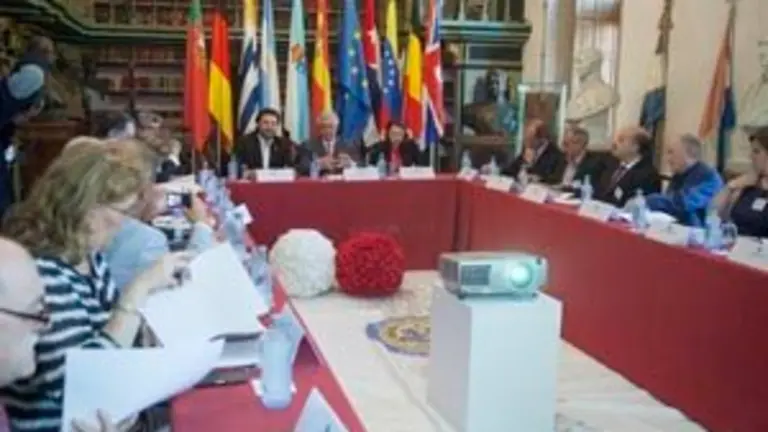 O secretario xeral da Emigraci&oacute;n, Antonio Rodr&iacute;guez Miranda, dirixir&aacute; a xuntanza da Comisi&oacute;n Delegada do Consello das Comunidades Galegas, m&aacute;ximo &oacute;rgano de representaci&oacute;n da di&aacute;spora entre Plenarios do Consello. S&Oacute; GR&Aacute;FICOS. &Aacute;s 11,30 h, haber&aacute; declaraci&oacute;ns aos medios. Na biblioteca Am&eacute;rica da USC (praza de Fonseca, s/n).12/06/14