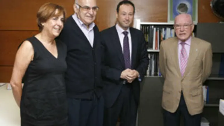 2014_09_10 Consejero Presidencia y directivosLangreanos en el Mundo 2