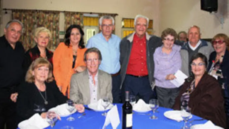 La Estrada-Pte y grupo en Comida