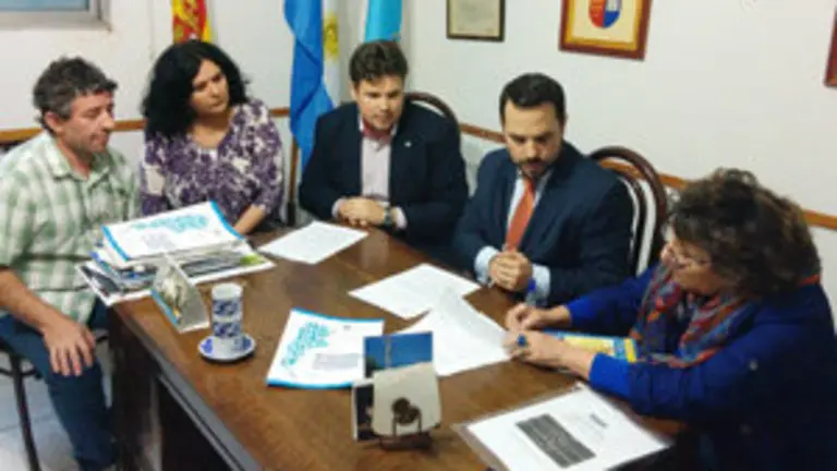Arantei-firma convenio9