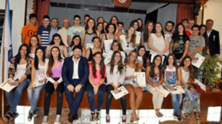 Miranda Uruguay miranda-posa-junto-jovnes-viajaron_0