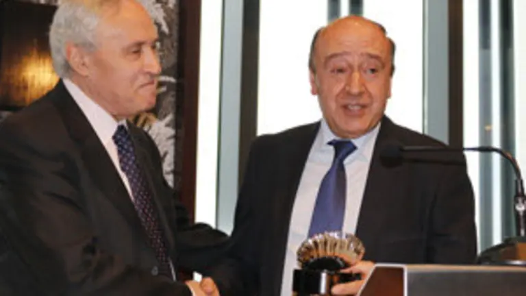 Lage entrega la vieira de plata a José Ramón Ónega