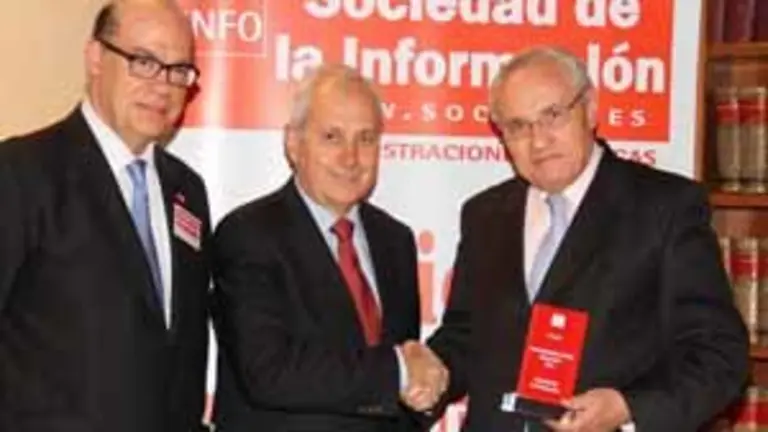 Jos&eacute; Garc&iacute;a M&eacute;ndez, de Sociedad de la Informaci&oacute;n, Dorado Pic&oacute;n y &Oacute;nega