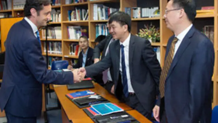 O director do Igape, Javier Aguilera, recibir&aacute; a unha delegaci&oacute;n institucional china do condado de Ninghai. Na sala de cursos do Igape (San L&aacute;zaro s/n, soto).  foto xo&aacute;n crespo11/06/15