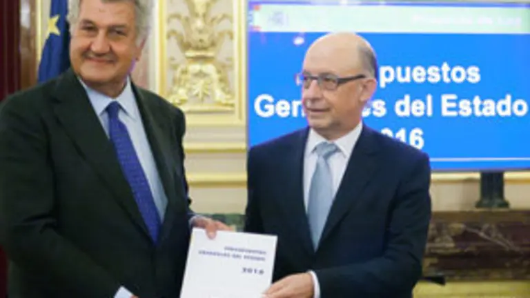 Jesús Posada junto al Ministro de Hacienda, Cristóbal Montoro