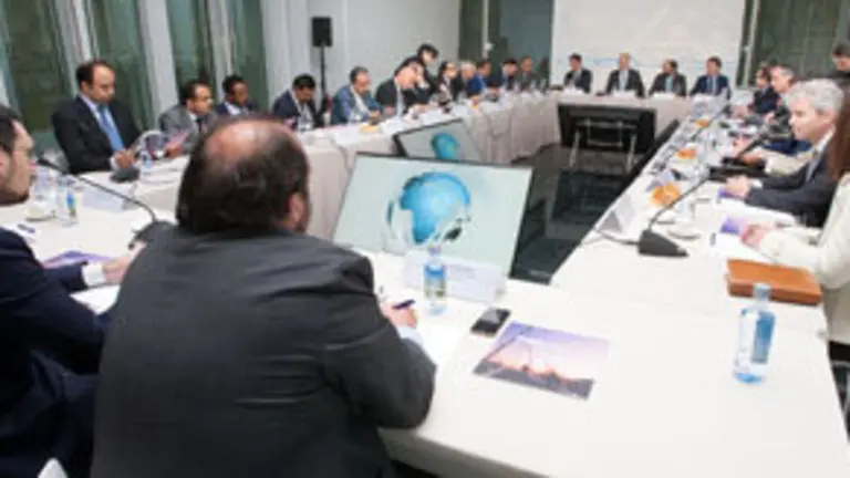  O conselleiro de Econom&iacute;a e Industria, Francisco Conde, manten un encontro con representantes da Liga &Aacute;rabe, xunto con cl&uacute;steres galegos. 