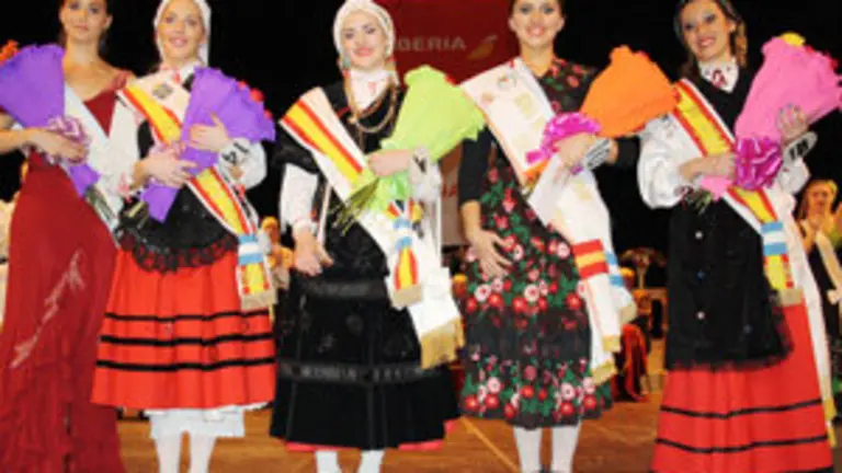Reina y princesas 2015 y 16 I