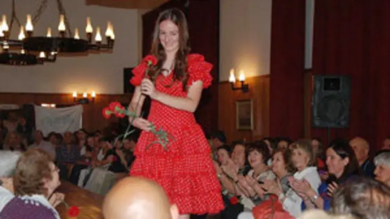 pringles desfile modas.Reina de la Institución