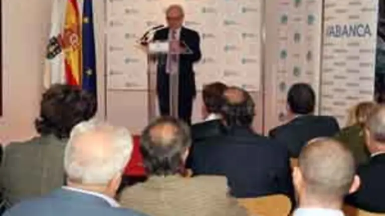 José Cerdeira presenta a los nuevos asociados