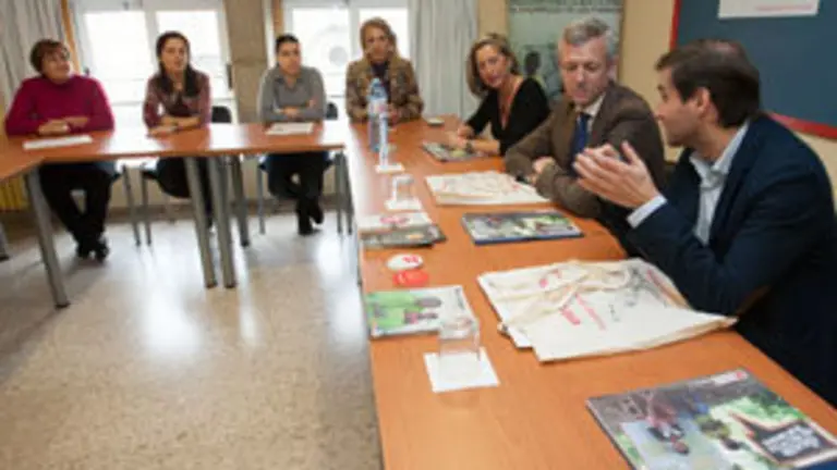 alfonso rueda visita a sede da fundacion entreculturas