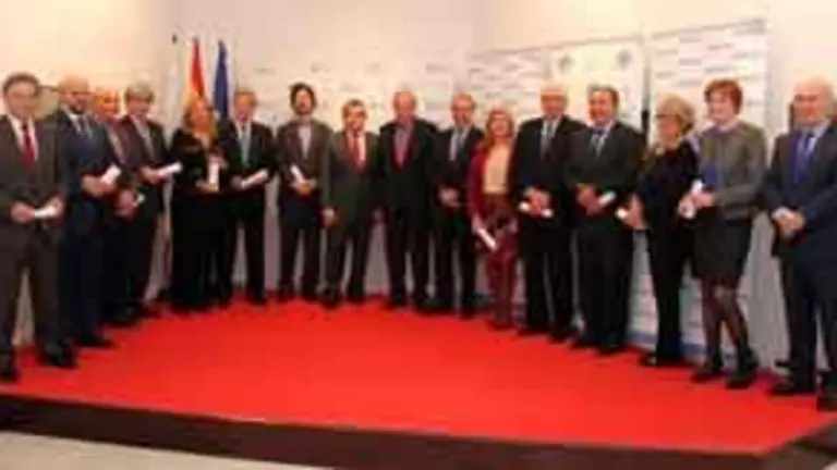 4. Los galardonados por AEGAMA con el delegado de la Xunta J.R. Ónega