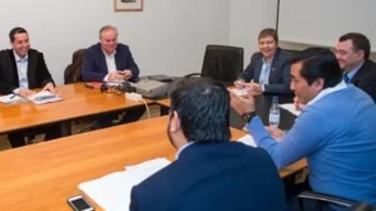 A conselleira do Mar, Rosa Quintana, acompa&ntilde;ada polo director xeral de Pesca, Acuicultura e Innovaci&oacute;n Tecnol&oacute;xica, Juan Maneiro, saudar&aacute; a unha delegaci&oacute;n do Goberno mexicano que visita Galicia para intercambiar experiencias relacionadas coa pesca artesanal. foto xo&aacute;n crespo10/02/16