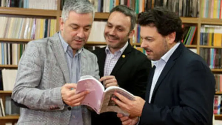 19,30 h.-    O secretario xeral de Pol&iacute;tica Ling&uuml;&iacute;stica, Valent&iacute;n Garc&iacute;a, asistir&aacute; ao acto de presentaci&oacute;n do libro Conciencia de Galicia, do Centro Galego de Barcelona. Na librar&iacute;a Couceiro (praza de Cervantes, 6).foto xo&aacute;n crespo29/03/16