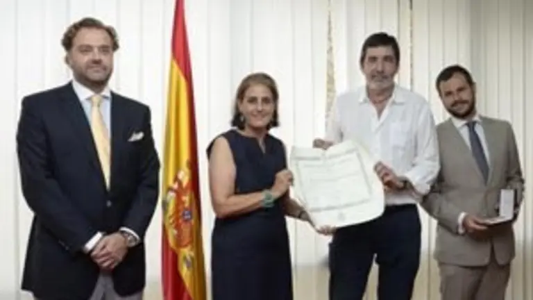 CONDECORACION LUIS GONZALEZ 2016 1