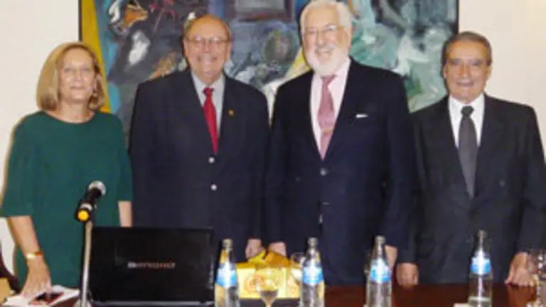 Bello De Grandes Barcia y de De Carlos