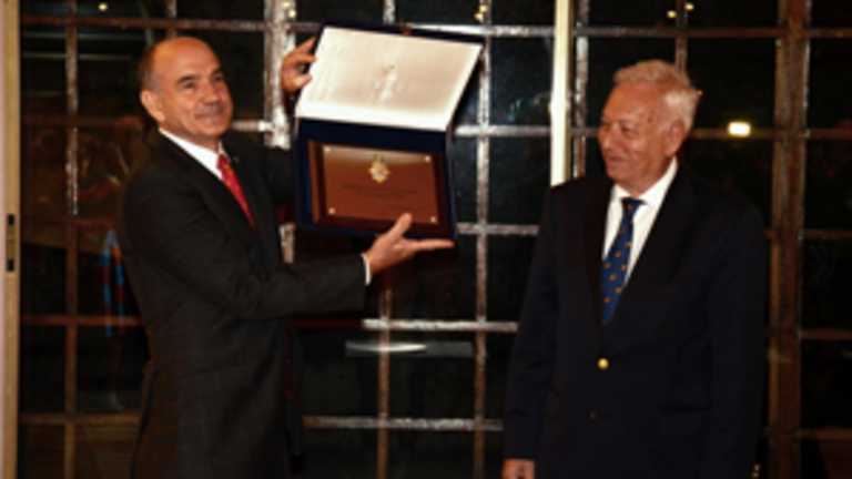 Entrega de la placa
