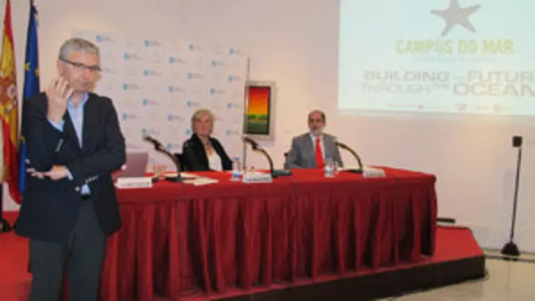 Fernández Suárez en un momento de su disertación