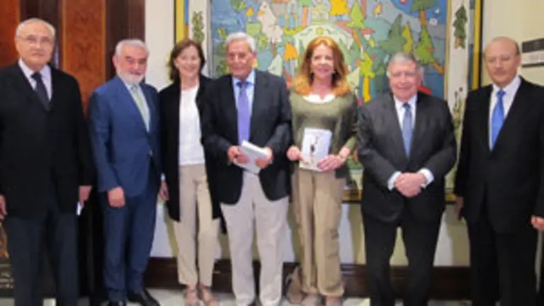 El delegado de la Xunta, J.R. Ónega, Villanueva, Romero, Palomares, Barreiros, Ansón y Reigosa