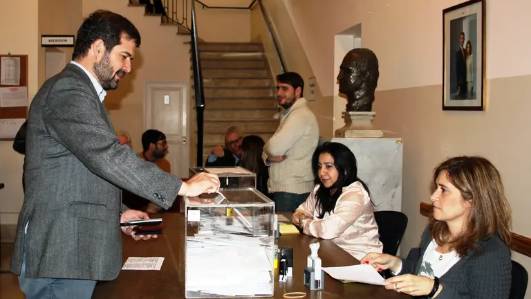 Votaciones Consulado Buenos Aires Junio 2016