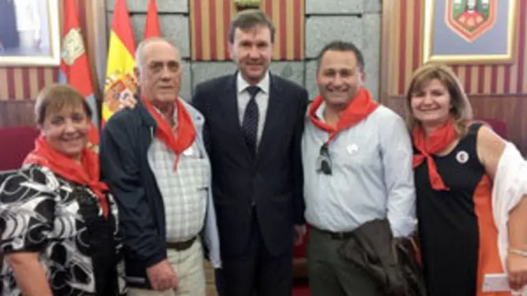 cast y leon tres lomas burgos