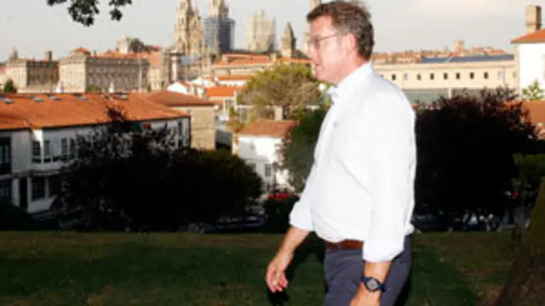 Nu&ntilde;ez Feijoo en campa&ntilde;a en Santiago.