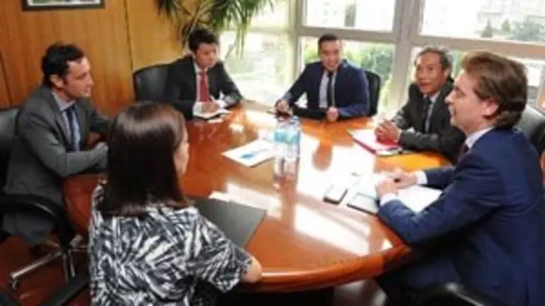 A Coru&ntilde;aO director xeral de Relaci&oacute;ns Exteriores e coa UE, Jes&uacute;s Gamallo, e o do IGAPE, Javier Aguilera, manter&aacute;n unha xuntanza co embaixador do Vietnam en Espa&ntilde;a, H.E Nguyen Ngoc Binh12/09/2016Foto Moncho Fuentes / AGN A Coru&ntilde;a