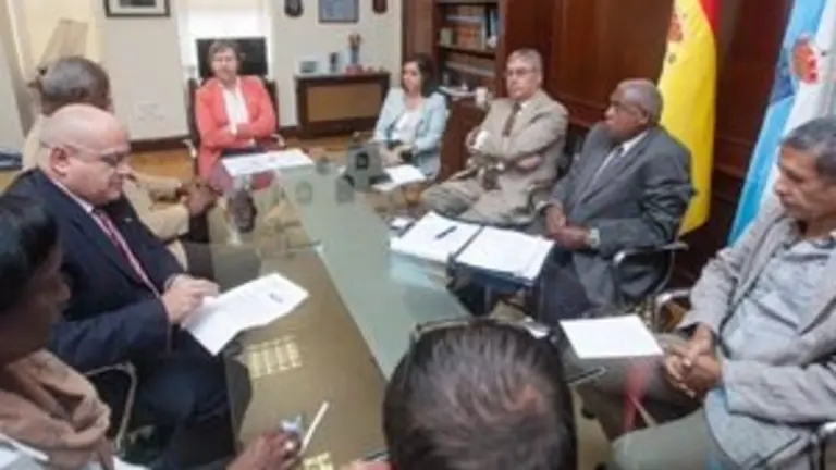 11,30 h.-   A conselleira de Mar, Rosa Quintana, sauda unha delegaci&oacute;n do Goberno cubano que est&aacute; de visita en Galicia. Na sala de xuntas da Conseller&iacute;a do Mar (Edificio lateral dereito do complexo Administrativo San Caetano, 2&ordf; planta, enriba da Conseller&iacute;a de Facenda).foto xo&aacute;n crespo13/09/16