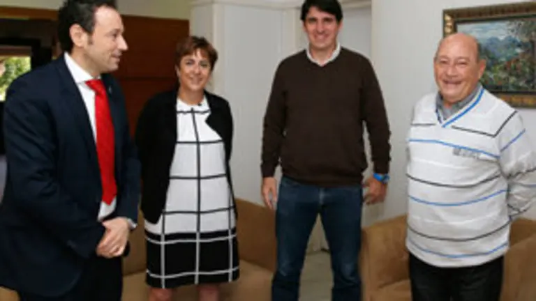 2016_09_20 consejero Presidencia y Centro Asturiano Caracas 1