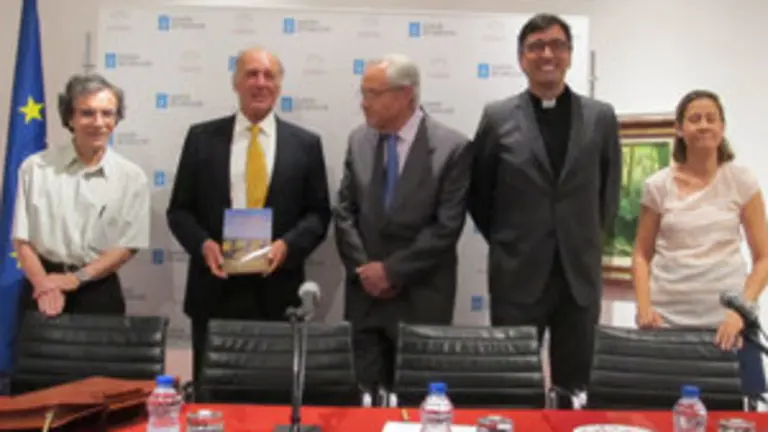 José Antonio Ortiz, Juan Caamaño, el delegado de la Xunta en Madrid, José Ramón Ónega, Andréz Ramos y Ana Rodríguez de Agüero