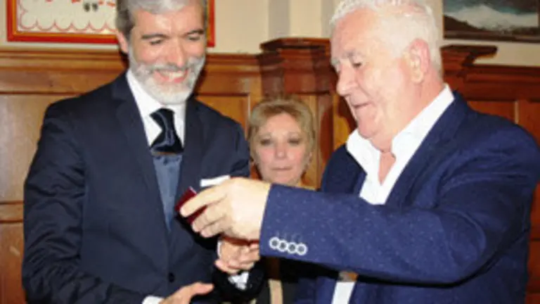 Agasajo nuevo consul2