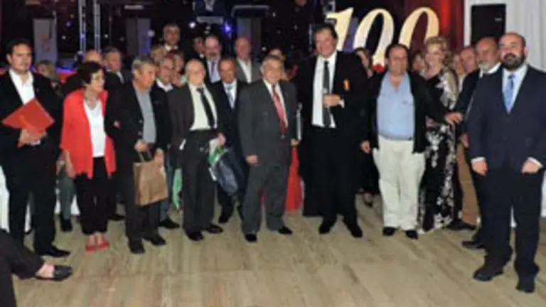 gaiman centenario brindis y presentes 5 11 5.png