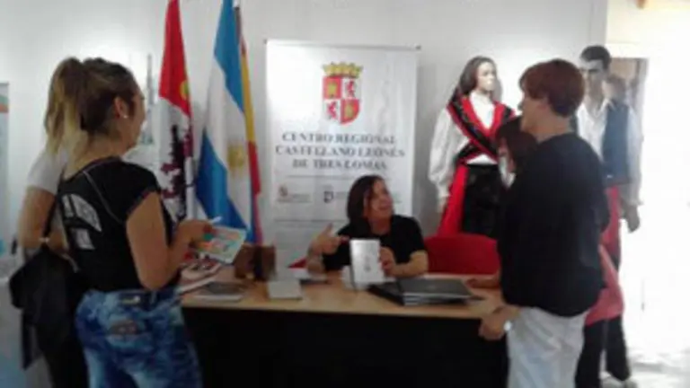 tres lomas cast y leon feria del libro 10 11 2