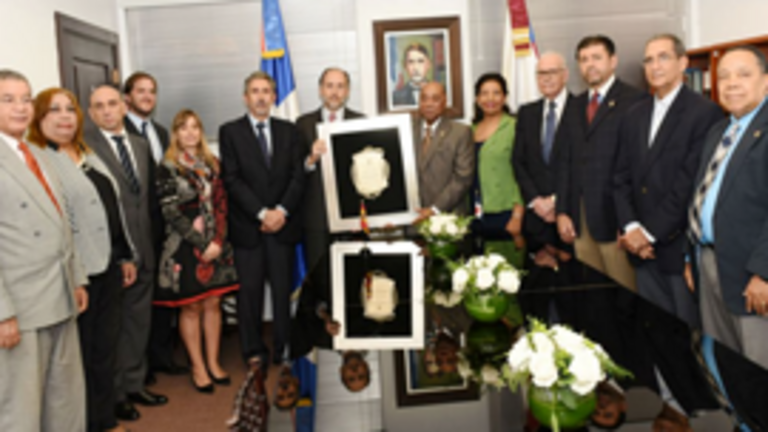 Rep. Dominicana-Galardon Embajada