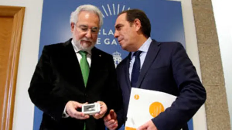  Miguel Santalices, recibe al titular de Facenda, Valeriano Mart&iacute;nez, que le har&aacute; entrega del proyecto de ley de presupuestos de la Xunta para el a&ntilde;o 2017