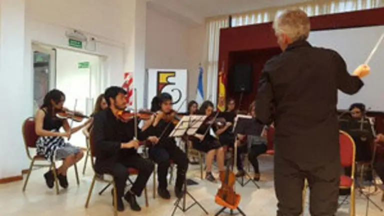 comodoro fundacion cierre ao 3 12 1